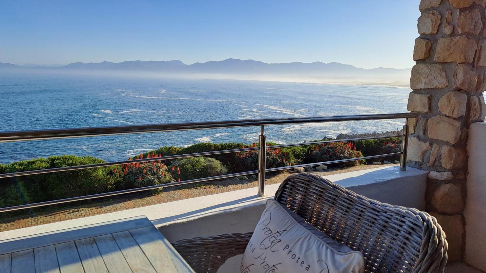 Kleinzee Oceanfront Guesthouse Gansbaai Dış mekan fotoğraf