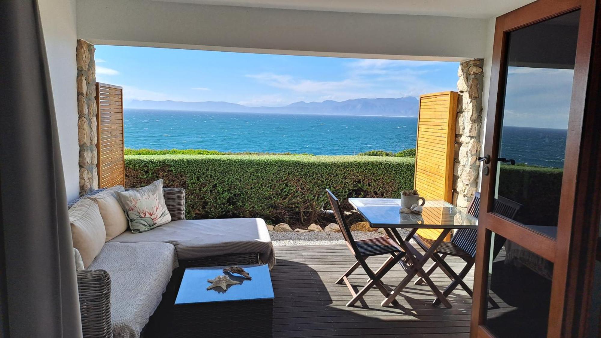 Kleinzee Oceanfront Guesthouse Gansbaai Dış mekan fotoğraf