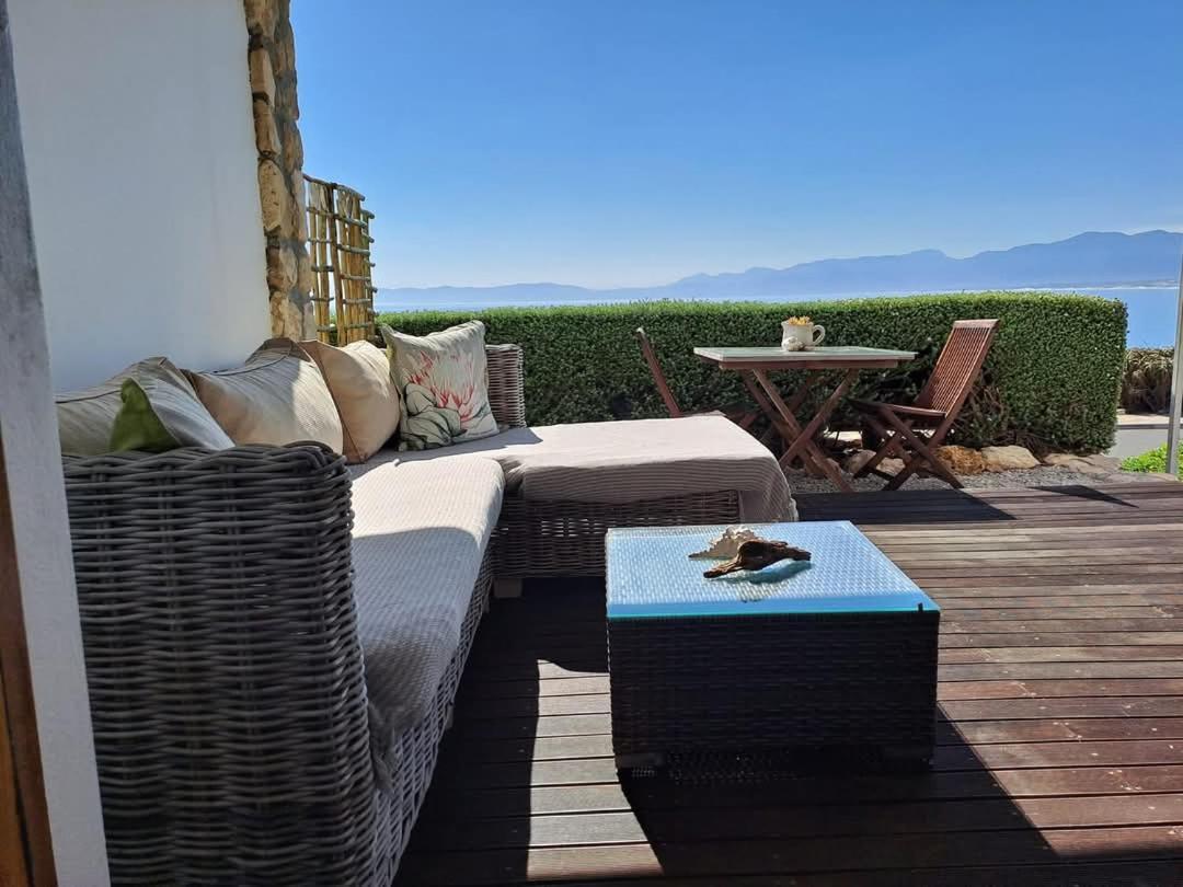 Kleinzee Oceanfront Guesthouse Gansbaai Dış mekan fotoğraf