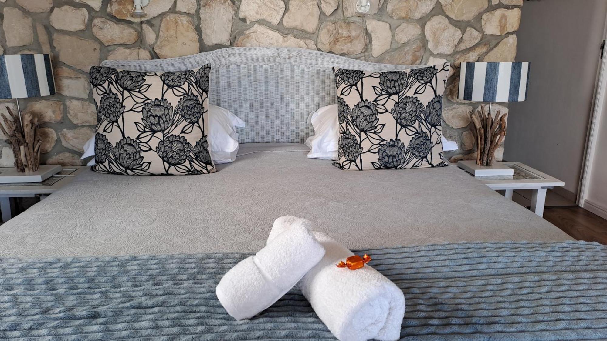 Kleinzee Oceanfront Guesthouse Gansbaai Dış mekan fotoğraf